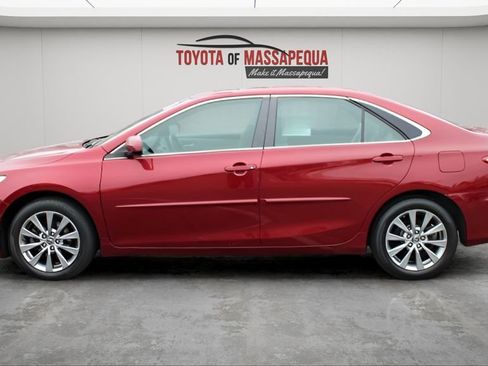 Used 2015 Toyota Camry XLE w/ Moonroof Package image 27