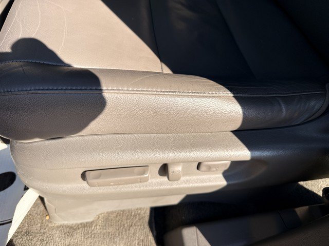 Used 2012 Honda Odyssey Touring Elite image 21