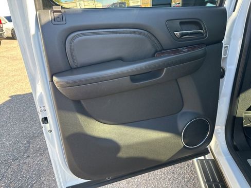 Used 2014 GMC Sierra 2500 Denali w/ Suspension Package, Off-Road image 17