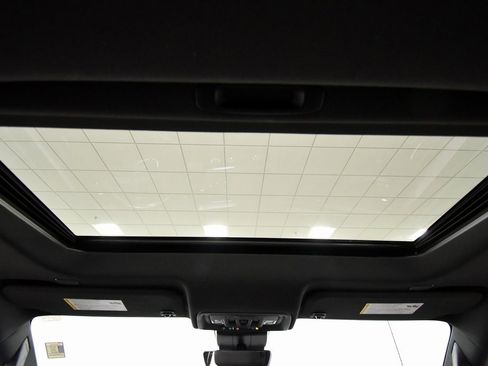 Used 2022 GMC Sierra 1500 AT4 w/ AT4 Premium Package image 16