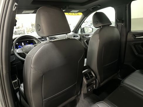Used 2023 Volkswagen Tiguan SE R-Line FWD image 19