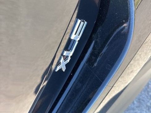 Used 2024 Toyota Highlander XLE image 9