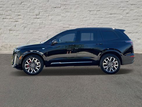 Used 2025 Cadillac XT6 Sport image 2