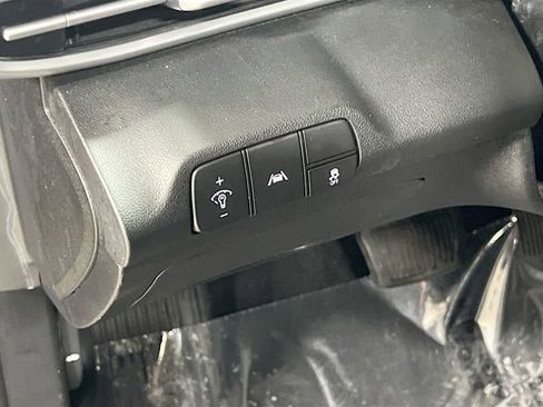 Used 2023 Hyundai Elantra SEL image 10