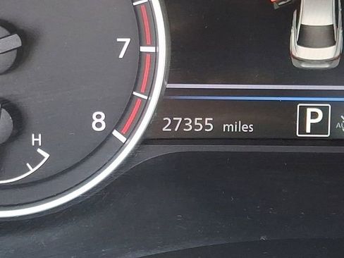 Used 2024 Nissan Sentra SR FWD image 19