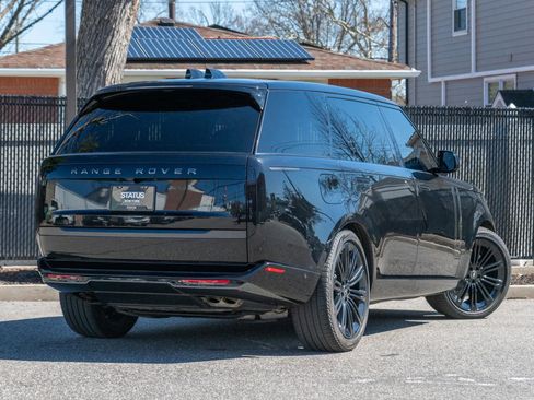 Used 2023 Land Rover Range Rover Long Wheelbase SE image 23