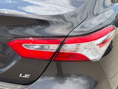 Used 2018 Toyota Camry LE FWD image 18