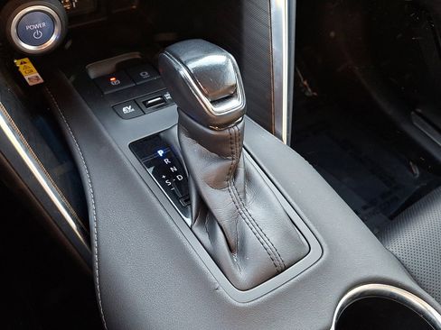 Used 2021 Toyota Venza XLE w/ Softex Package image 14