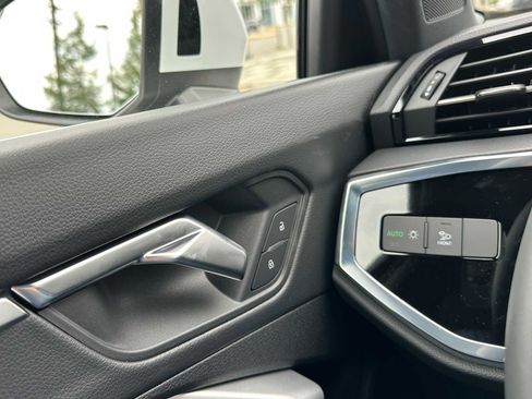 New 2025 Audi Q3 2.0T Premium image 30