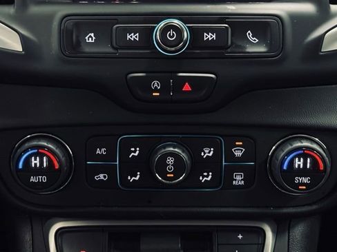 Used 2022 GMC Terrain SLE w/ Driver Convenience Package image 26