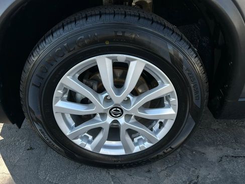 Used 2019 Nissan Rogue SV AWD/4WD image 14