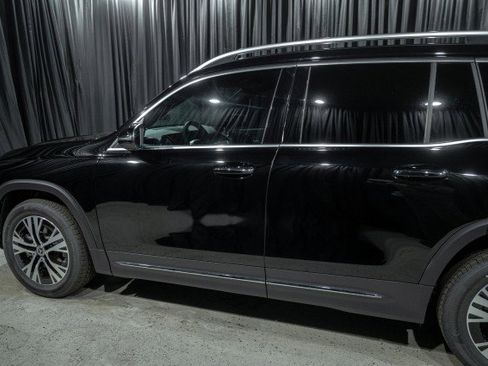 Certified 2025 Mercedes-Benz GLB 250 image 5