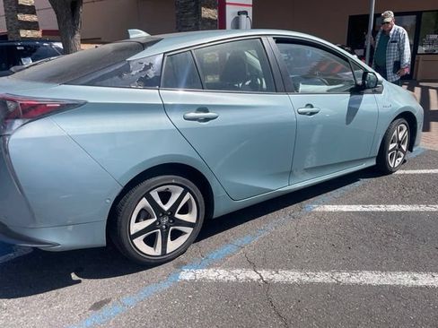 Used 2016 Toyota Prius Four Touring w/ Premium Convenience Package FWD image 25