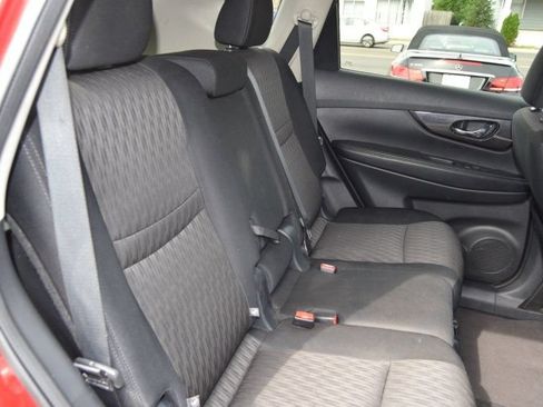 Used 2018 Nissan Rogue SV AWD/4WD image 36