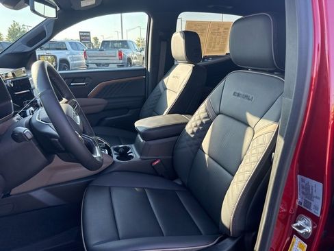 Certified 2024 GMC Canyon Denali image 33