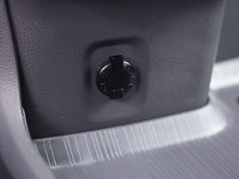 Used 2024 Toyota Sienna XSE image 34