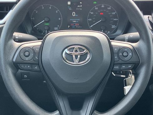 Used 2025 Toyota Corolla LE FWD image 18