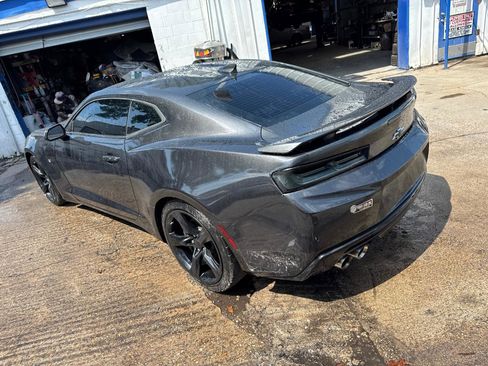 Used 2018 Chevrolet Camaro SS RWD image 5