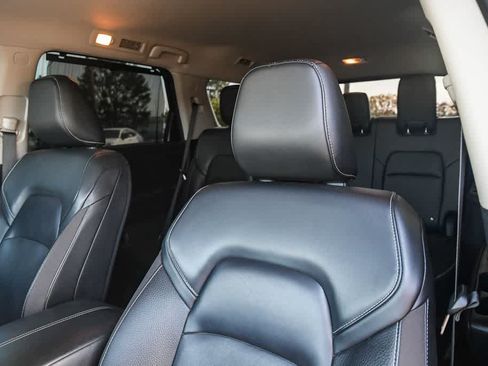 Used 2023 Nissan Pathfinder SL w/ Cargo Package FWD image 21