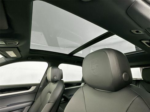Certified 2026 Porsche Cayenne Coupe AWD/4WD image 35