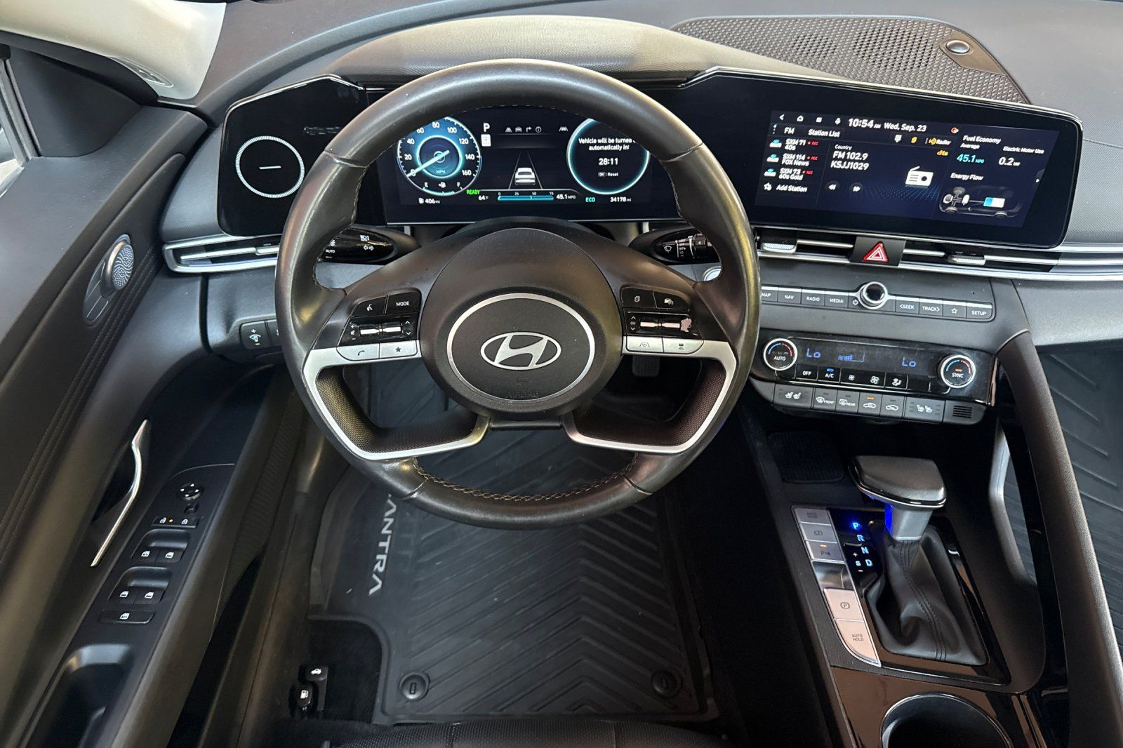 Used 2024 Hyundai Elantra Limited FWD image 18