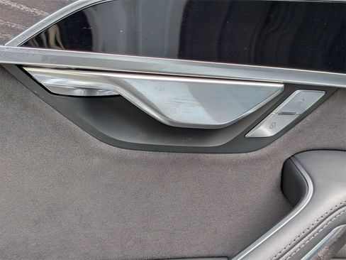 Used 2023 Audi A8 L 3.0T image 30