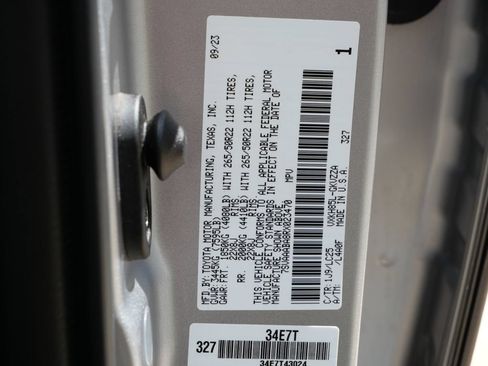 Used 2024 Toyota Sequoia Capstone AWD/4WD image 45