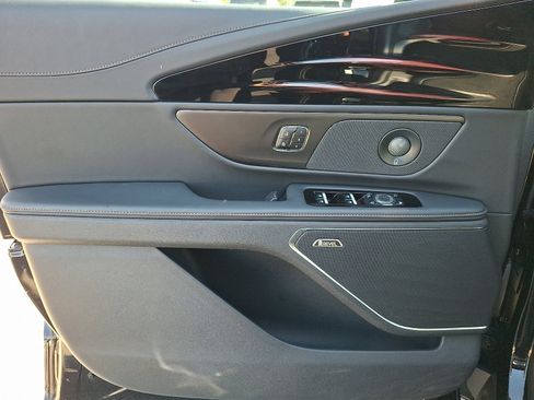 Used 2024 Lincoln Nautilus Reserve w/ Equipment Group 202A image 12