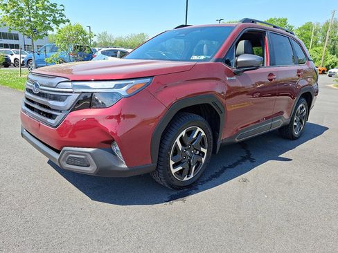 Certified 2025 Subaru Forester Limited AWD/4WD image 3