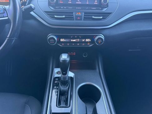 Used 2019 Nissan Altima 2.5 SV image 15