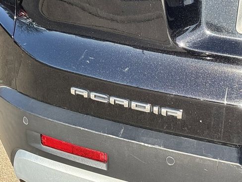 Used 2023 GMC Acadia SLE image 6