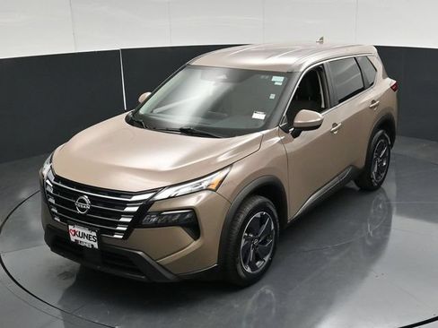 Used 2025 Nissan Rogue SV FWD image 48