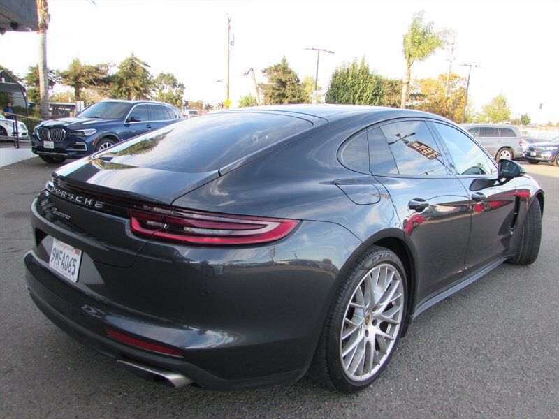 Used 2018 Porsche Panamera image 7
