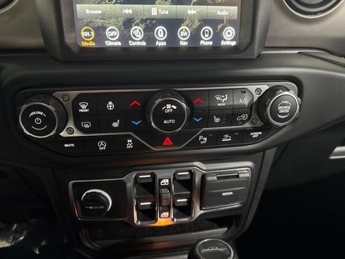 Used 2021 Jeep Gladiator Sport AWD/4WD image 21