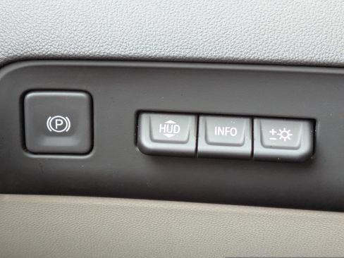 Certified 2024 Buick Enclave Avenir w/ Avenir Technology Package image 26