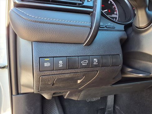 Used 2023 Toyota Camry SE w/ Blackout Package (TMS) image 20