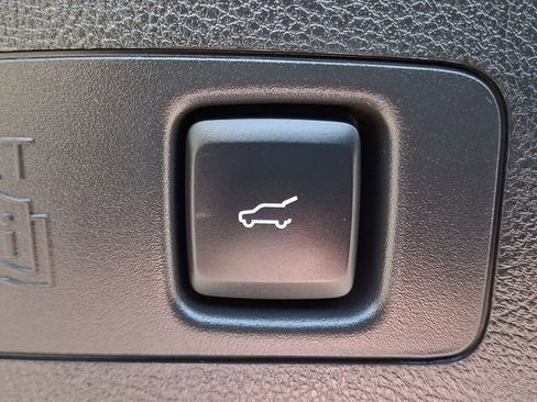 Used 2023 Lincoln Corsair AWD w/ Equipment Group 101A image 31