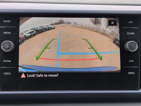 Used 2022 Volkswagen Taos SE image 17