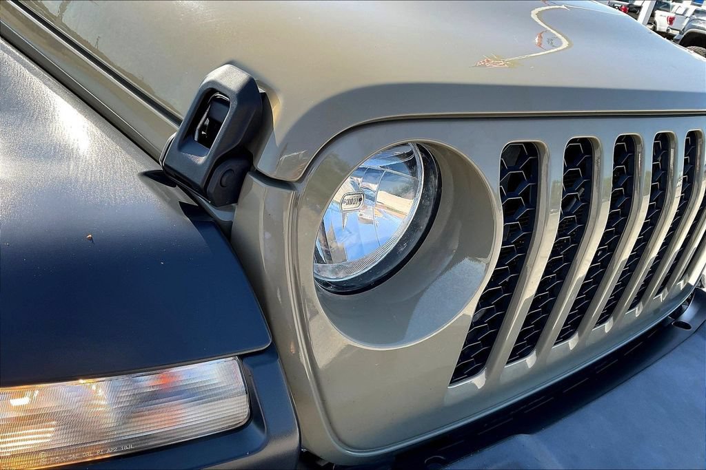 Used 2020 Jeep Gladiator Sport AWD/4WD image 26