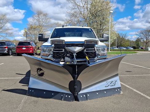 Used 2024 RAM 2500 Big Horn AWD/4WD image 2