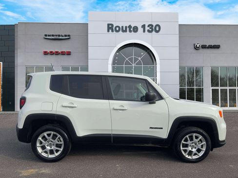 Used 2023 Jeep Renegade Latitude image 5