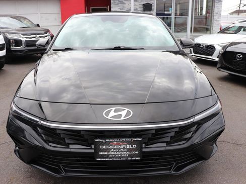 Used 2024 Hyundai Elantra Limited image 8