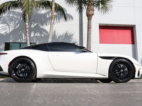 Used 2019 Aston Martin DBS Superleggera image 9