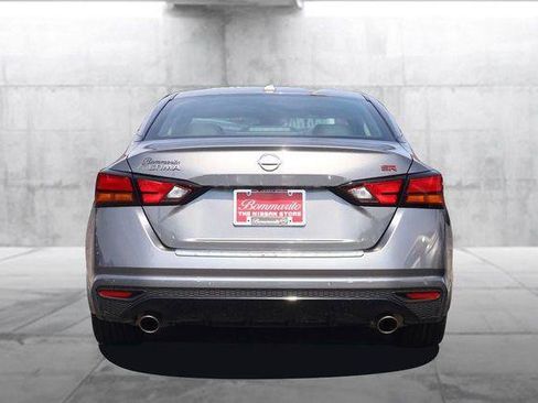 Used 2023 Nissan Altima 2.5 SR w/ SR Premium Package FWD image 5