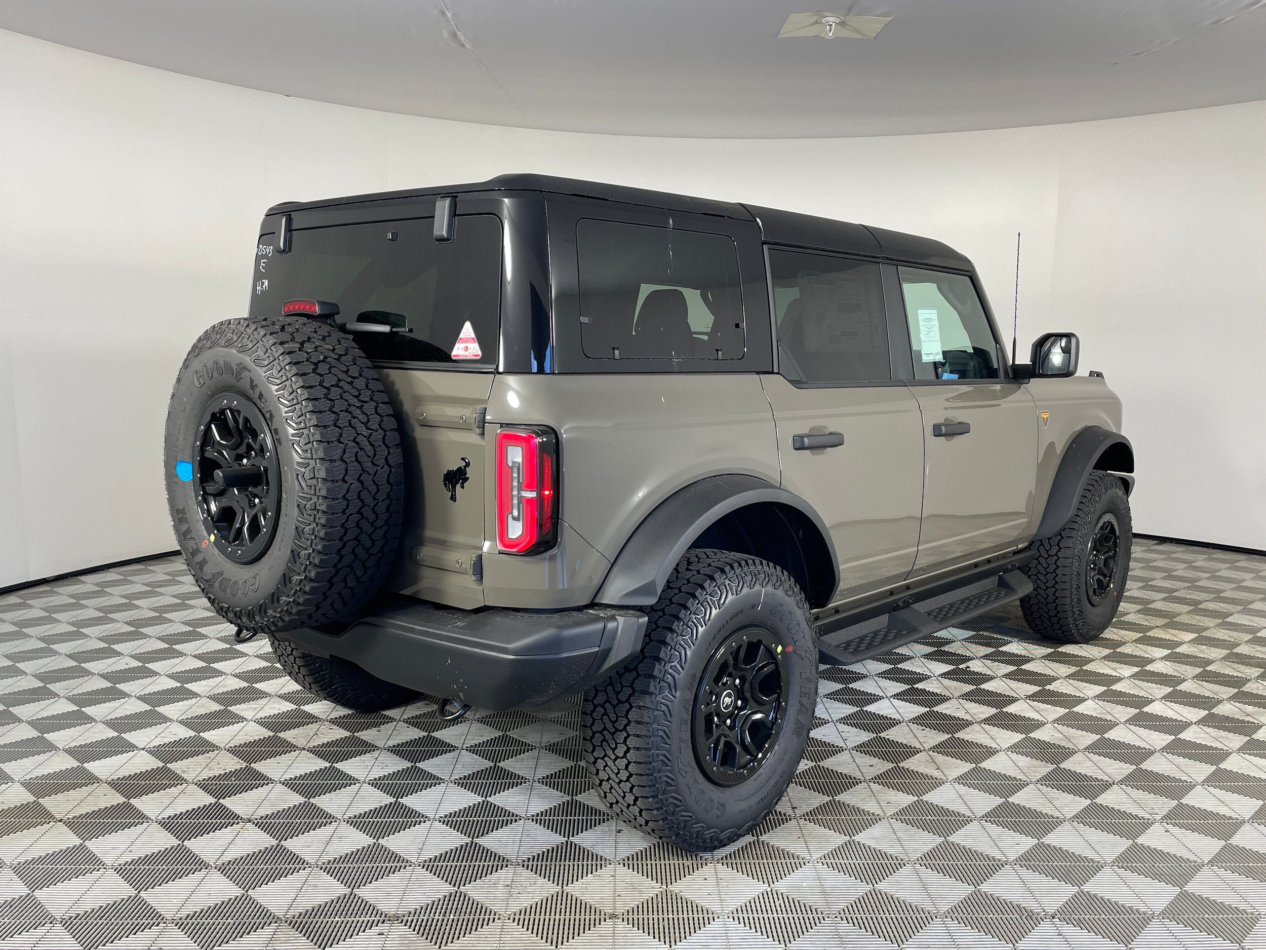 New 2026 Ford Bronco Badlands w/ Sasquatch Package AWD/4WD image 14