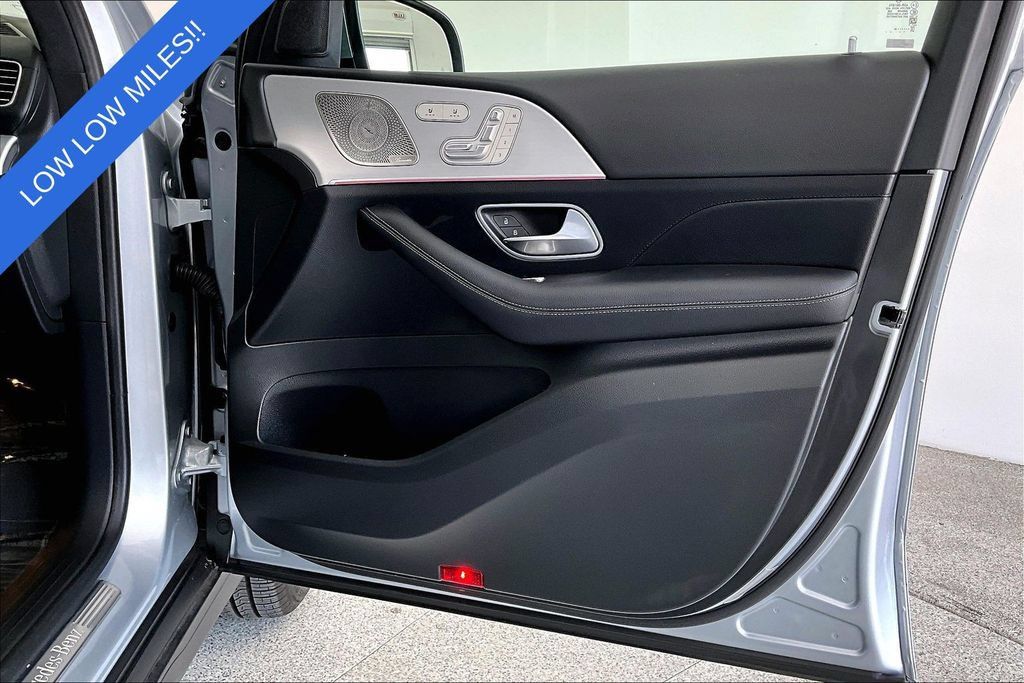 Used 2025 Mercedes-Benz GLS 450 4MATIC image 24
