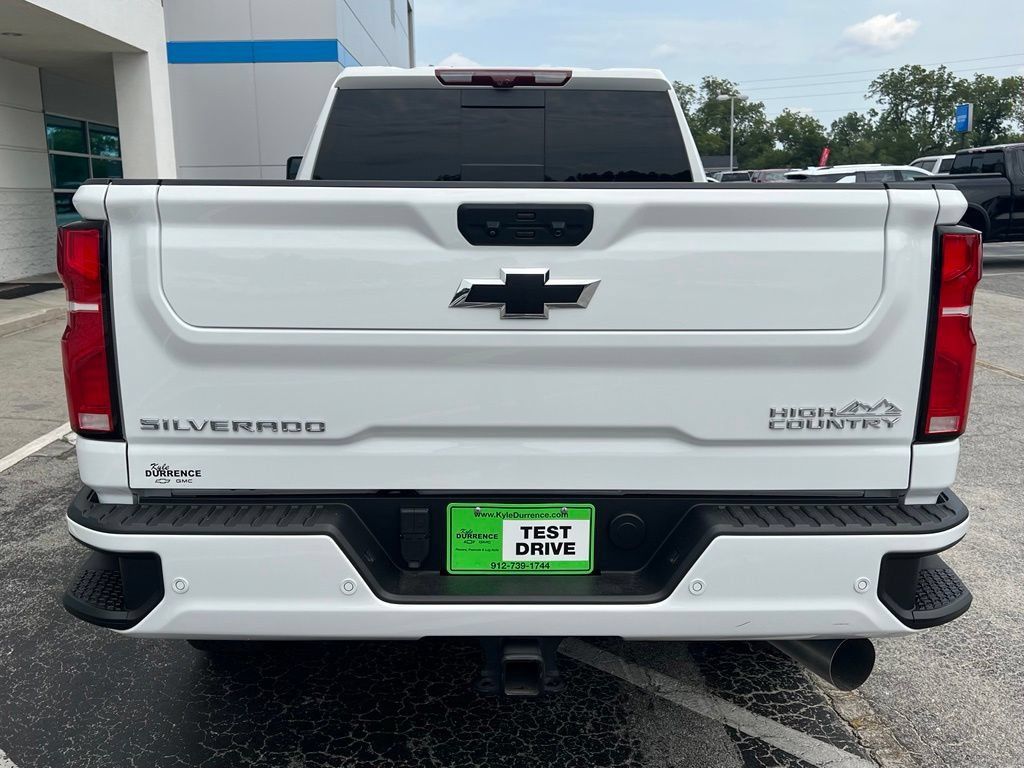 Used 2025 Chevrolet Silverado 2500 High Country w/ Technology Package AWD/4WD image 7