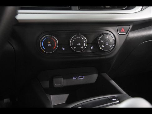 Used 2024 Chevrolet Trax RS w/ Driver Confidence Package FWD image 14
