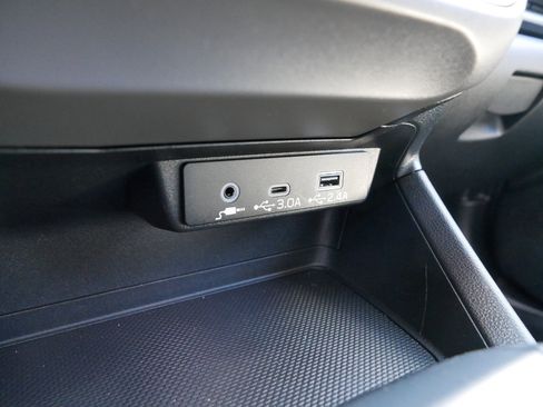 Used 2024 Subaru Crosstrek 2.0i Premium image 33