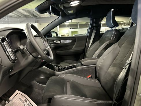 Certified 2023 Volvo C40 P8 Recharge Ultimate w/ Protection Package Premier image 10